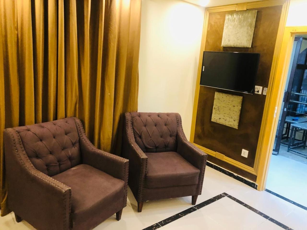 Hotel Blue Moon Executive à Islamabad Extérieur photo