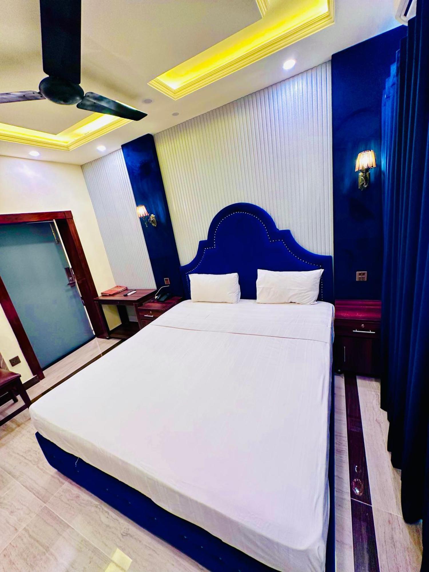 Hotel Blue Moon Executive à Islamabad Extérieur photo